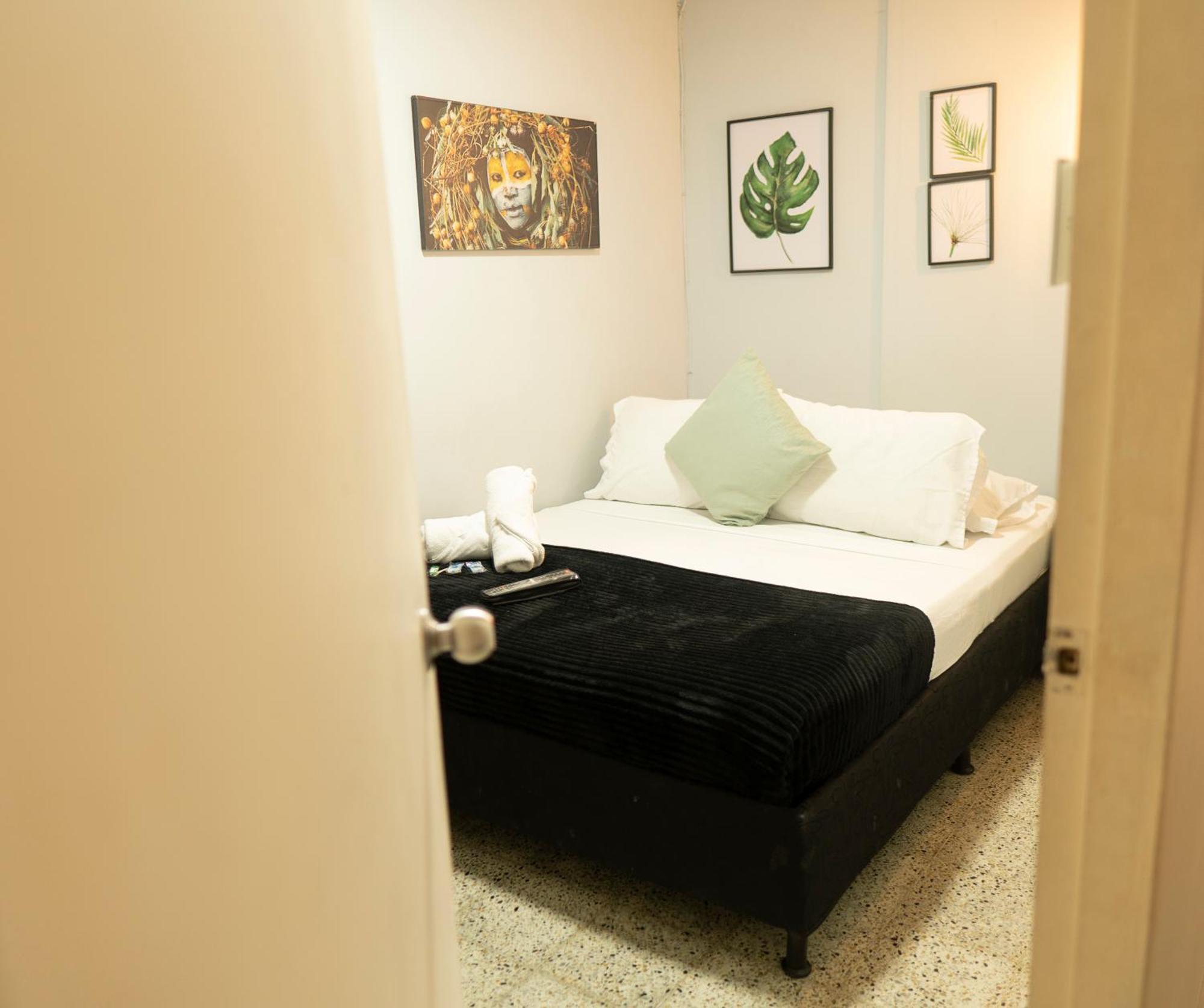 Africa House-Casa Hotel Laureles-La70 Medellín Exteriör bild