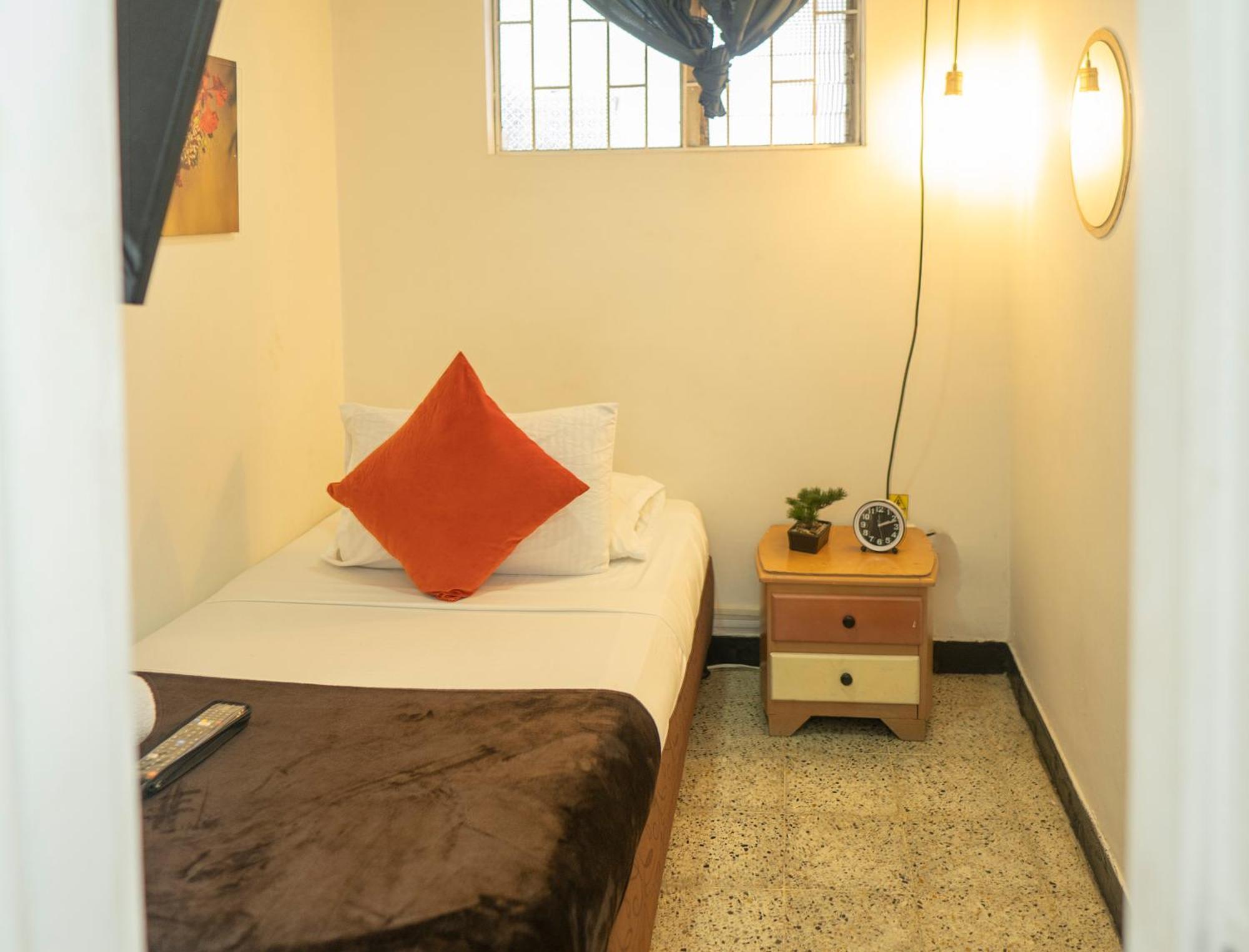 Africa House-Casa Hotel Laureles-La70 Medellín Exteriör bild