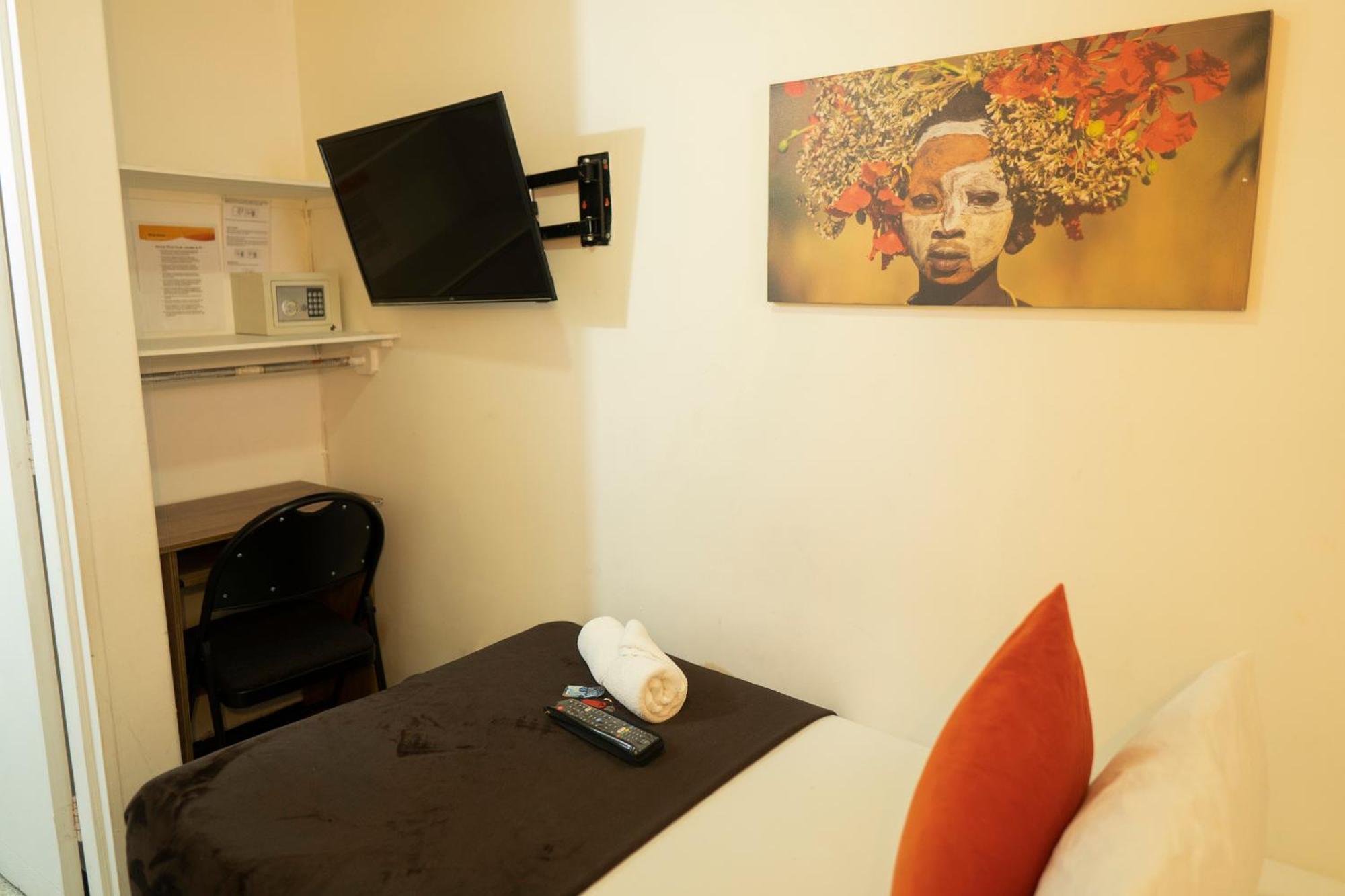 Africa House-Casa Hotel Laureles-La70 Medellín Exteriör bild