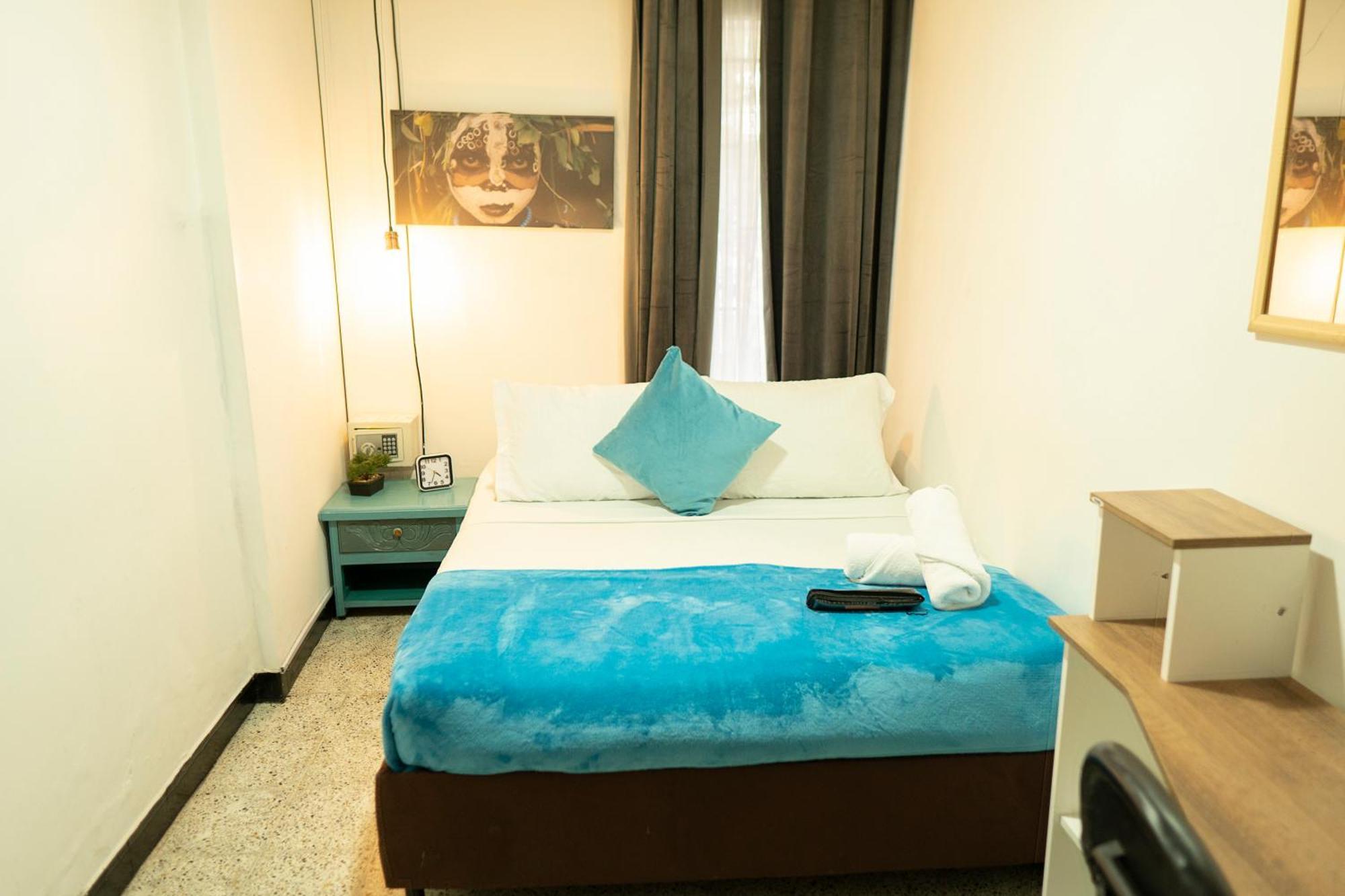 Africa House-Casa Hotel Laureles-La70 Medellín Exteriör bild