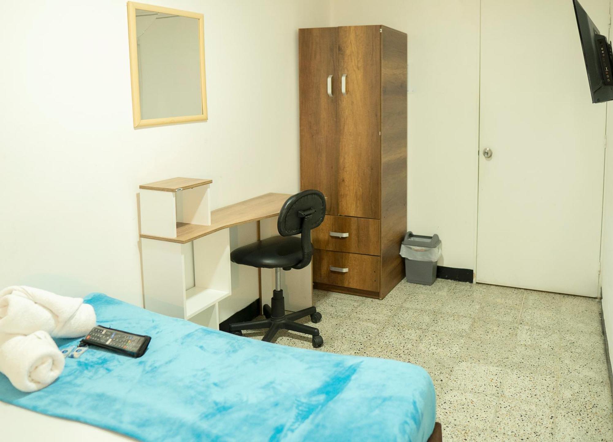 Africa House-Casa Hotel Laureles-La70 Medellín Exteriör bild