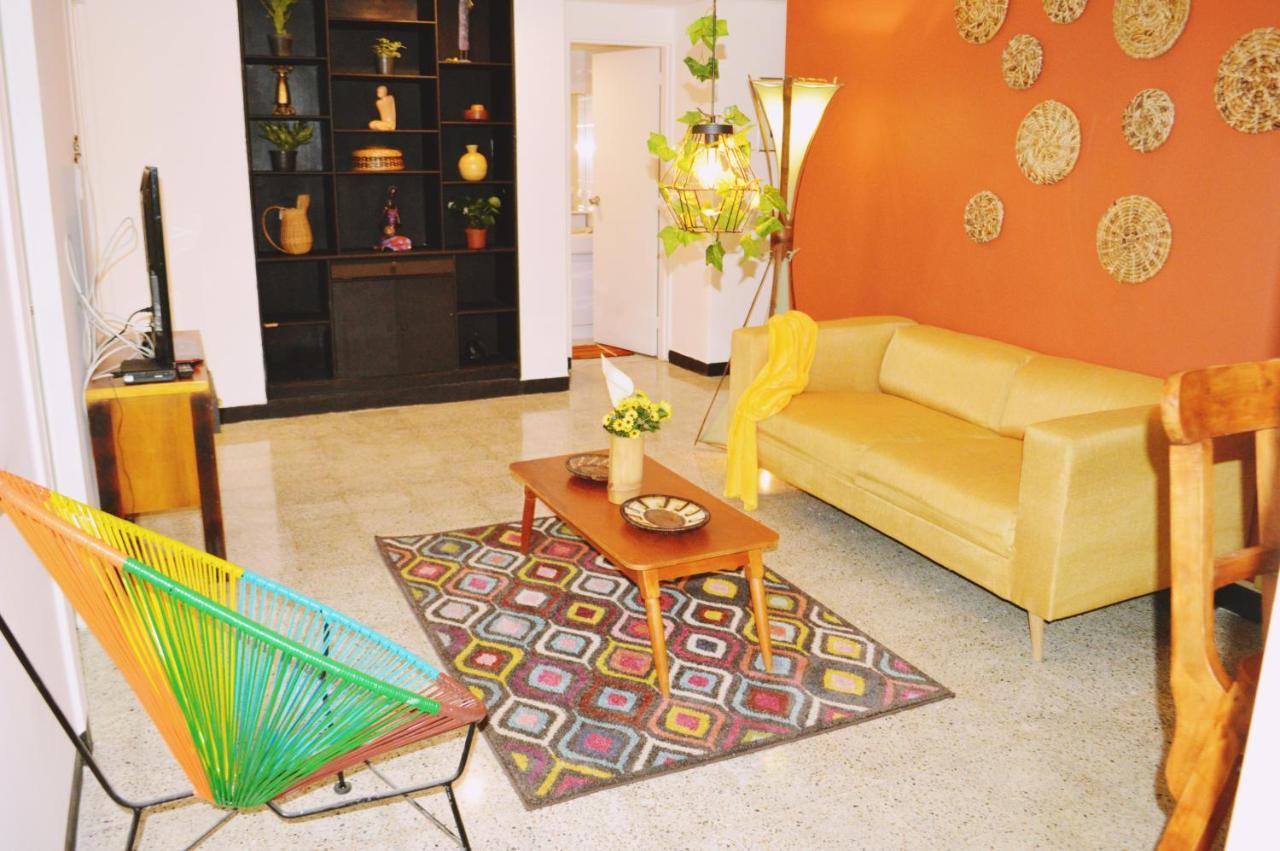 Africa House-Casa Hotel Laureles-La70 Medellín Exteriör bild