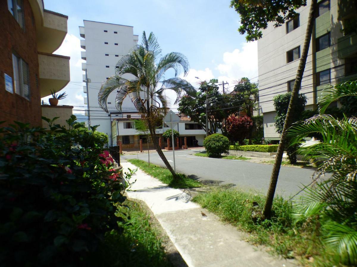 Africa House-Casa Hotel Laureles-La70 Medellín Exteriör bild